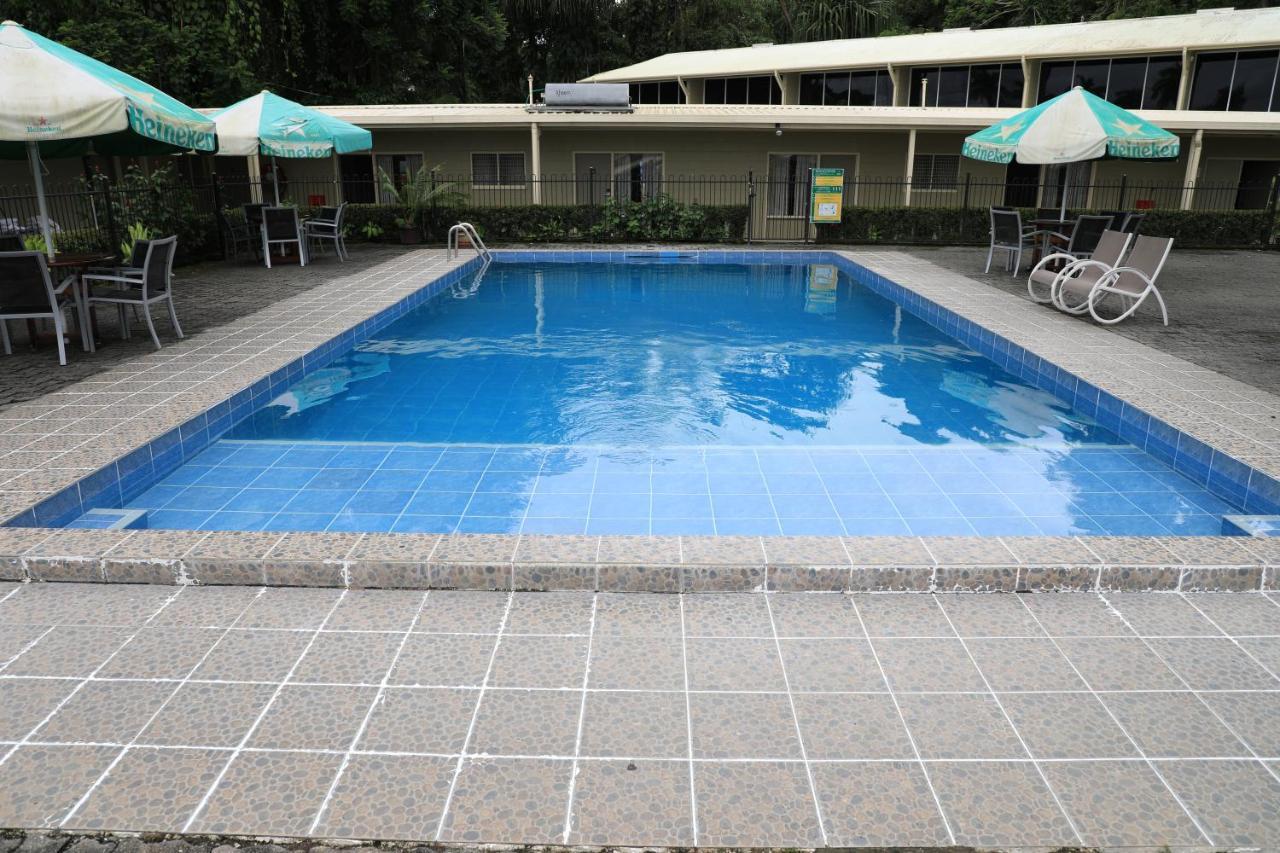 Huon Gulf Hotel Lae Esterno foto