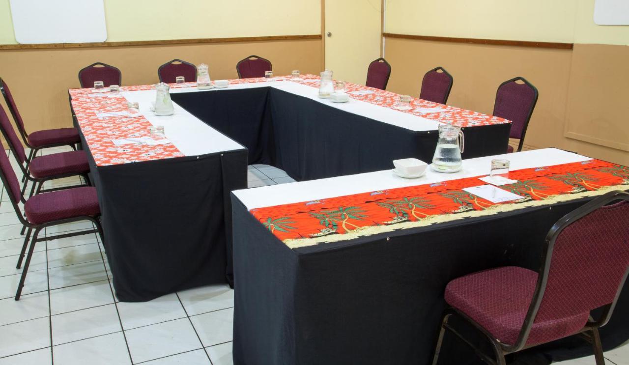 Huon Gulf Hotel Lae Esterno foto